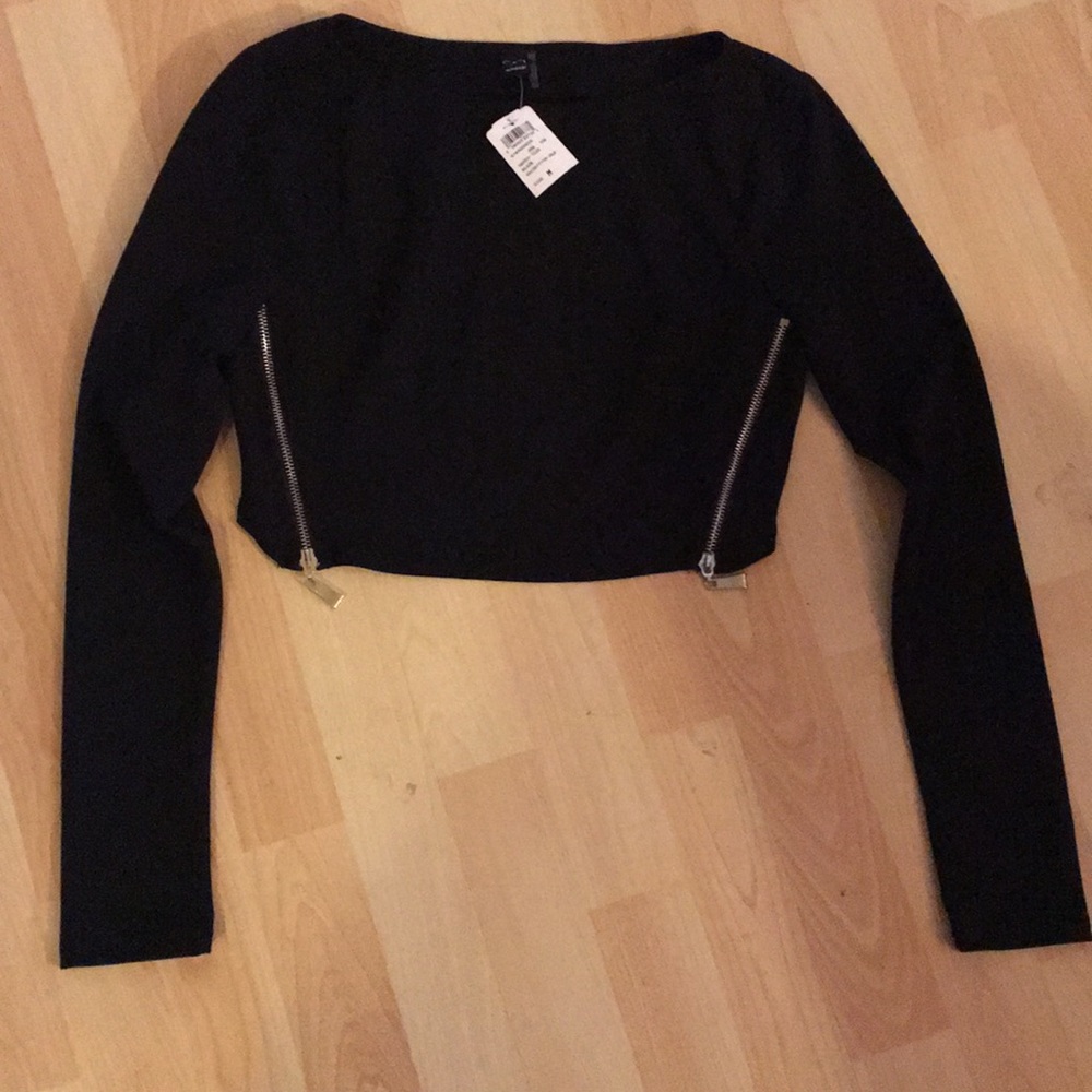 Windsor NWT Crop top with zipper Details